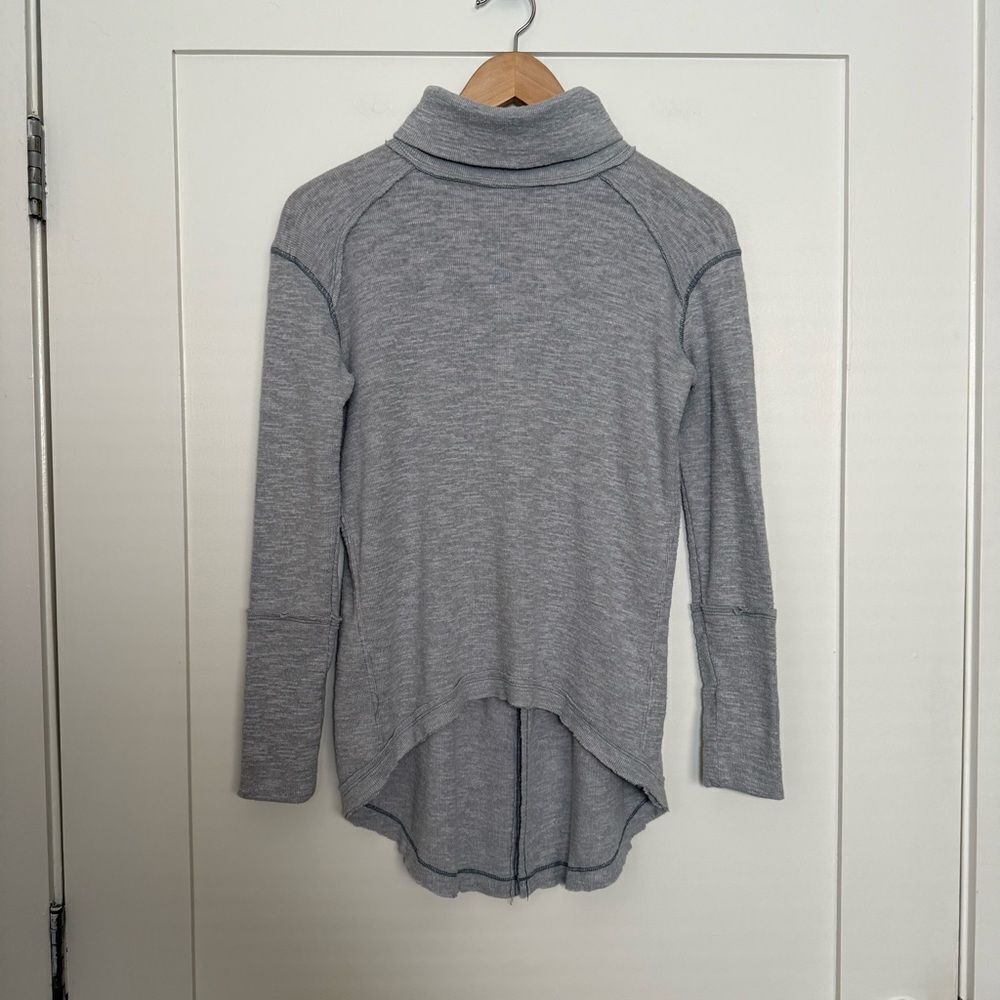 Free People We The Free Top Womens Sz XS Gray Split Back Turtleneck Raw Seam